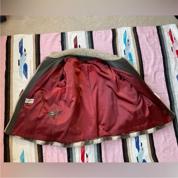 Stunning coat ❤️🍁 - Picture 2 of 11